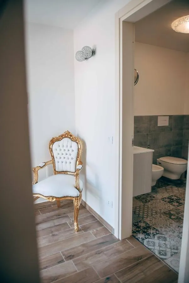 Affitta Camere La Fenice Di Folli Lorella Puegnago 0*,