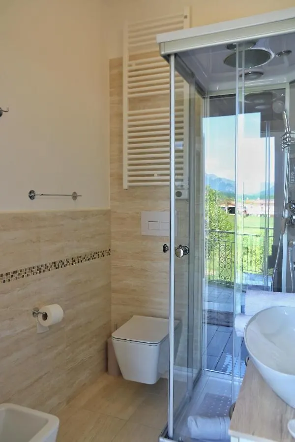 Affitta camere La Fenice di Folli Lorella Puegnago del Garda 0*,  Italia