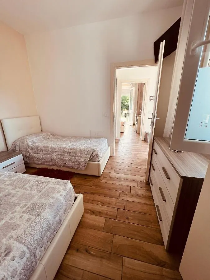 Affitta camere La Fenice di Folli Lorella Puegnago del Garda Italia