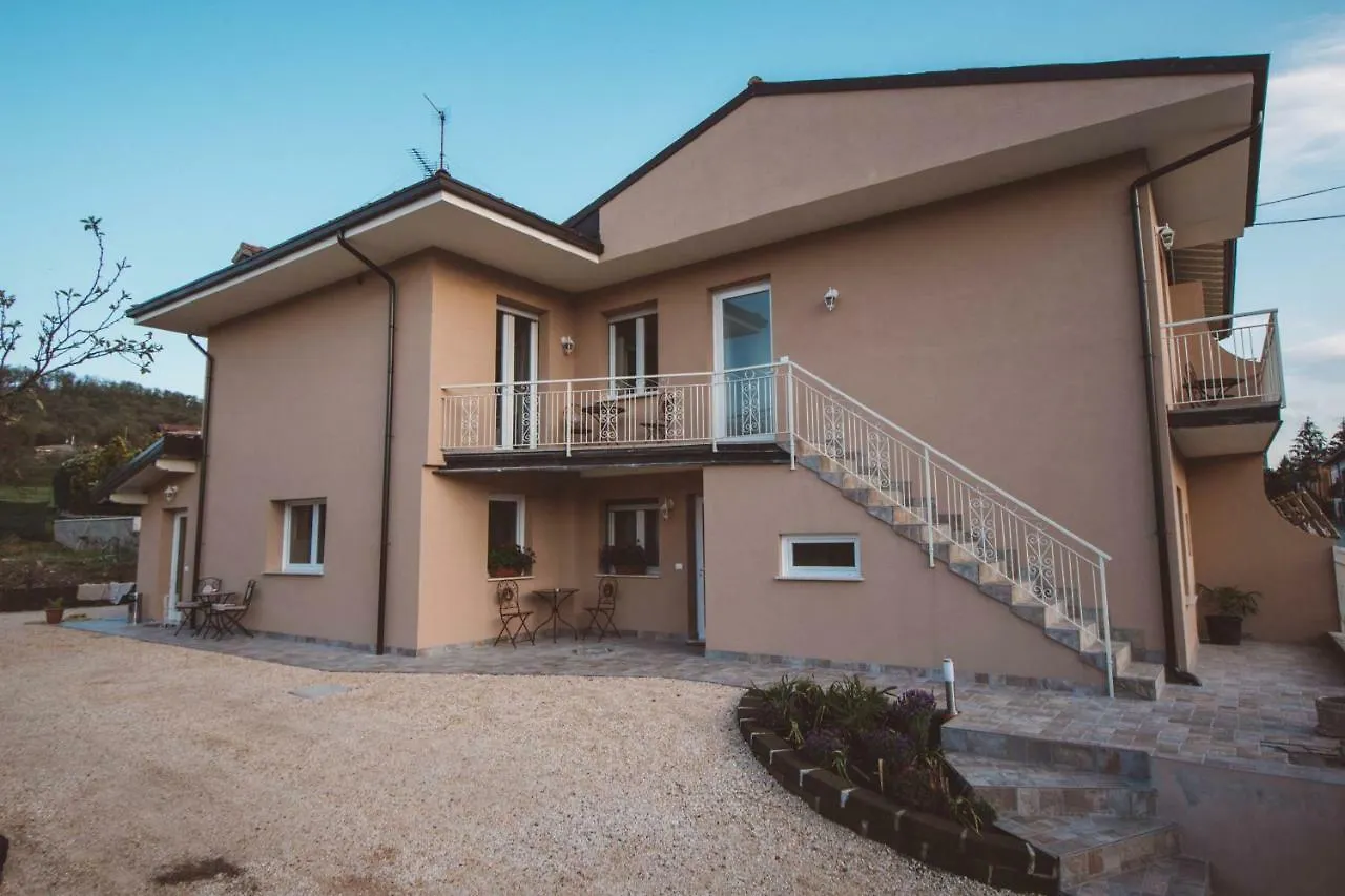 Affittacamere Affitta camere La Fenice di Folli Lorella Puegnago del Garda